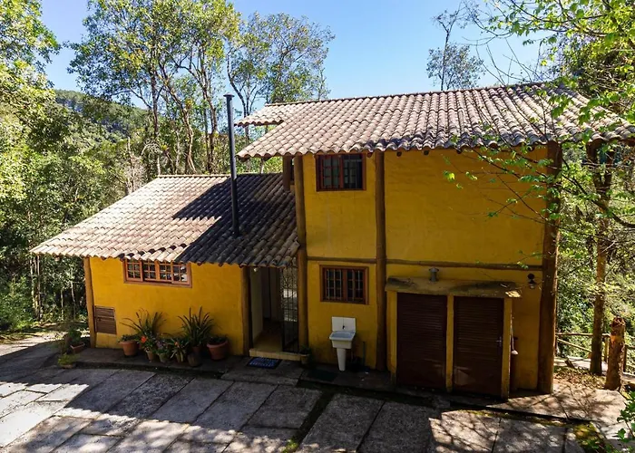 Contato com a natureza e área gourmet próxima ao Parque Amantikir em Campos do Jordão