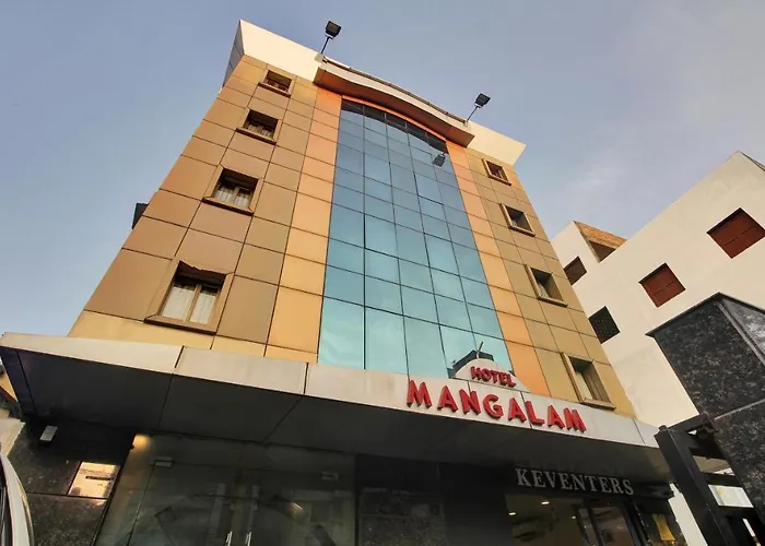 Central hotel: Treebo Mangalam, Bhawanipur