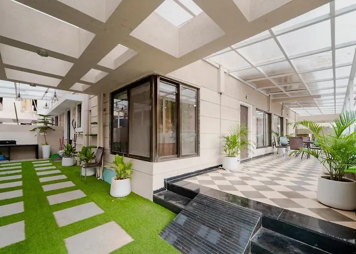 Retreat-Glasshouse Bungalow