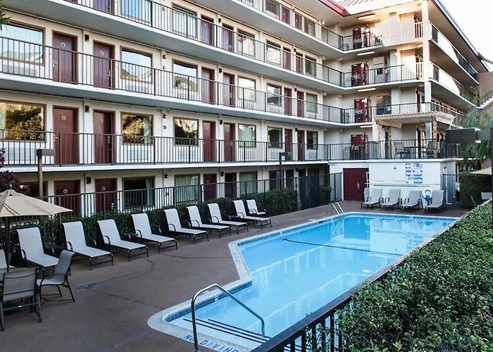 Family resorts Red Roof Inn Plus+ San Francisco Airport