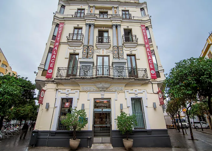 Family Hotel: Petit Palace Canalejas Sevilla