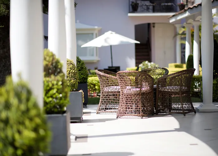 Casa Bonita Hotel & Luxury Residence