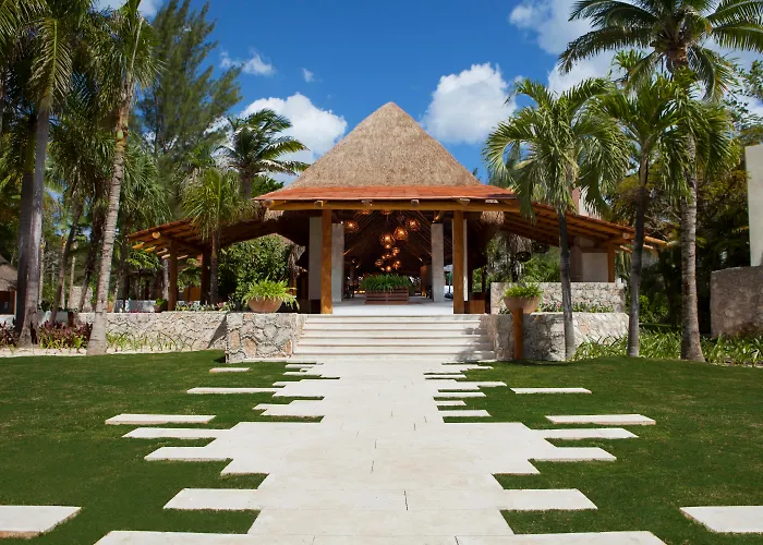 Mahekal Beach Front & Spa
