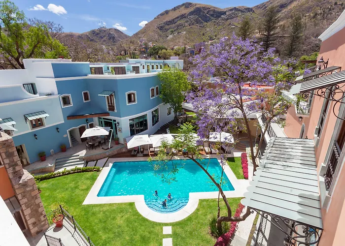 Hotel with pool: Villa Maria Cristina Hotel