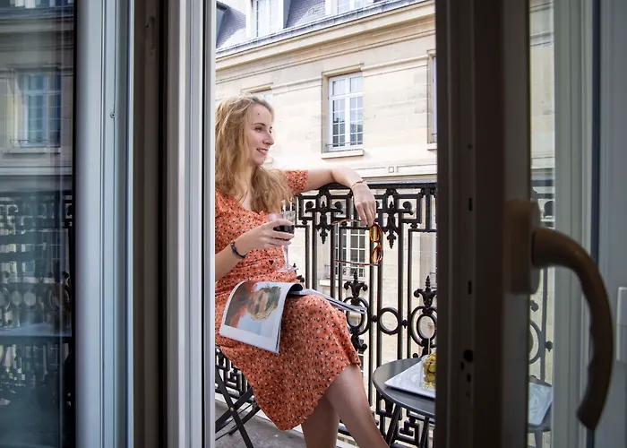 In Luxury hotels Phileas Lazare & Spa - Opera