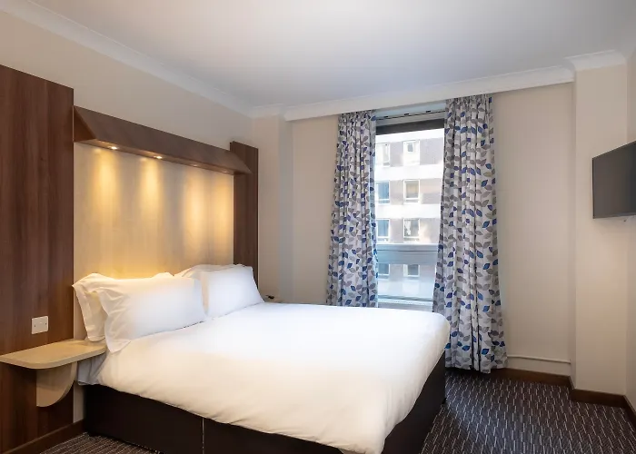 Hotel familiar: City Sleeper At Royal National Hotel