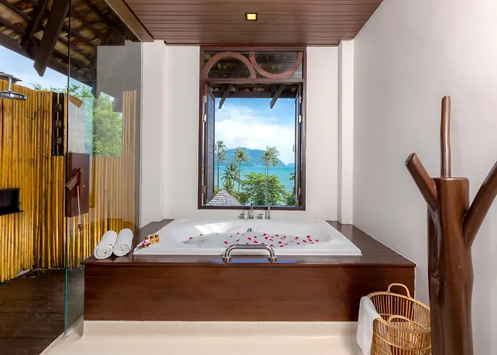 Vijitt Phuket - Sha Extra Plus