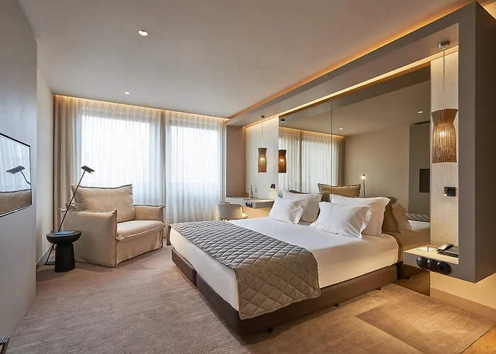 Hotel com jacuzzi: Portobay Teatro