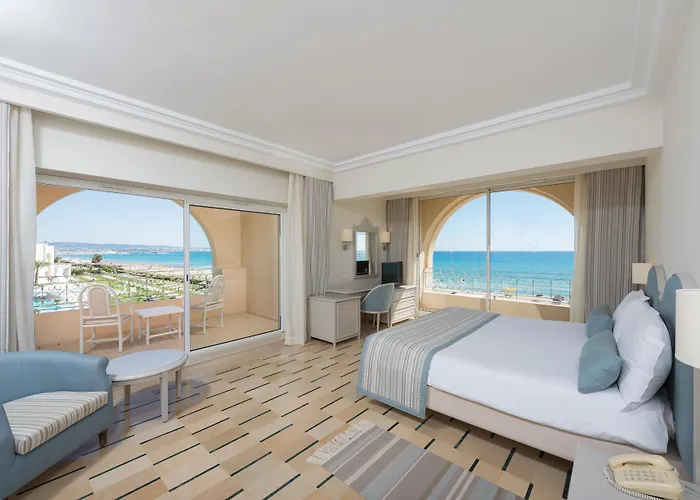 Ping Pong hotel: Iberostar Waves Averroes