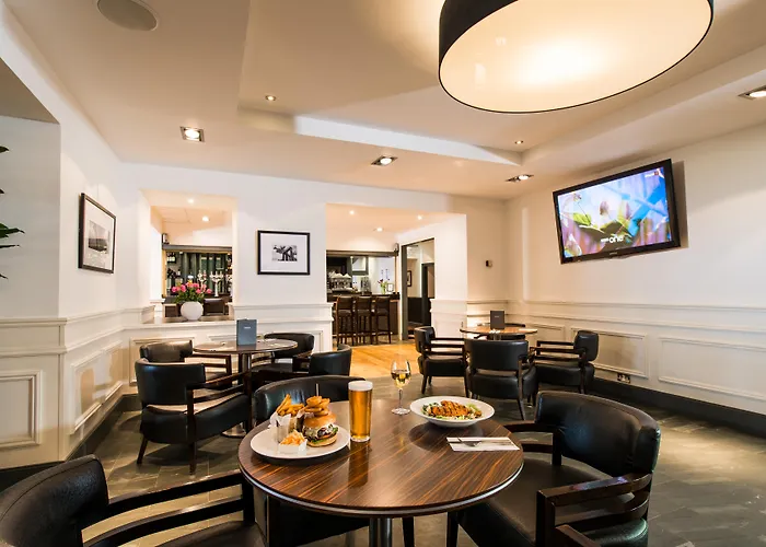 Hotels with pool Leonardo Edinburgh Murrayfield