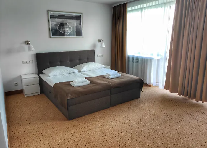 Hotel central: Hotel Logos