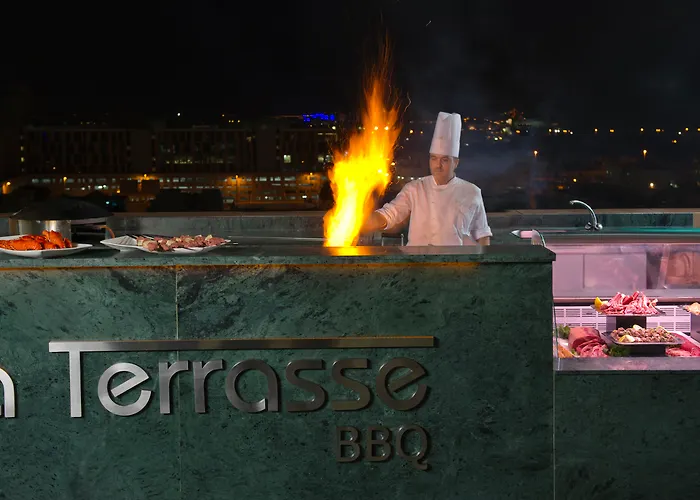 All-inclusive Resort: Two Seasons Hotel & Apartments