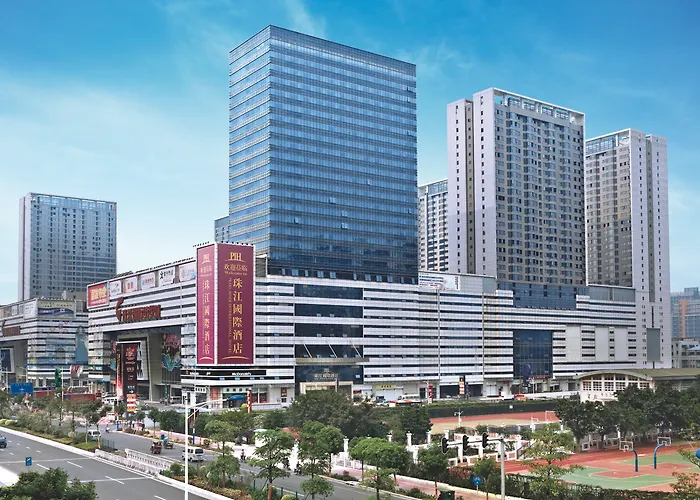 Pearl River International Hotel - Canmetro Line 11 Yijing Lu Station