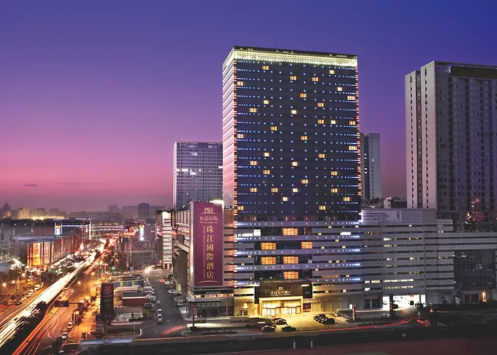 Pearl River International Hotel - Canmetro Line 11 Yijing Lu Station