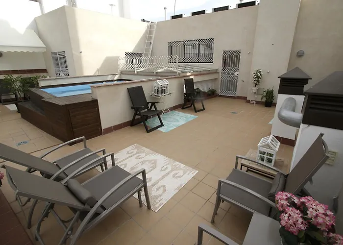 Hotel cerca del colegio: Apartamentos Plaza Nueva