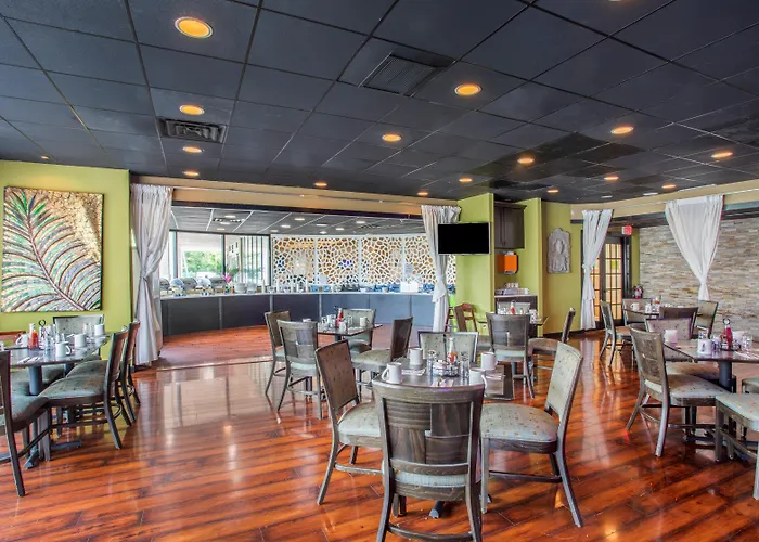 Luxury hotel only: Holiday Inn & Suites Parsippany Fairfield By Ihg