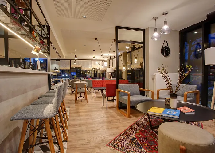 Boutique 125 Airport By Ina