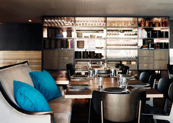 Pet Friendly hotel: Pier One Sydney Harbour, Autograph Collection