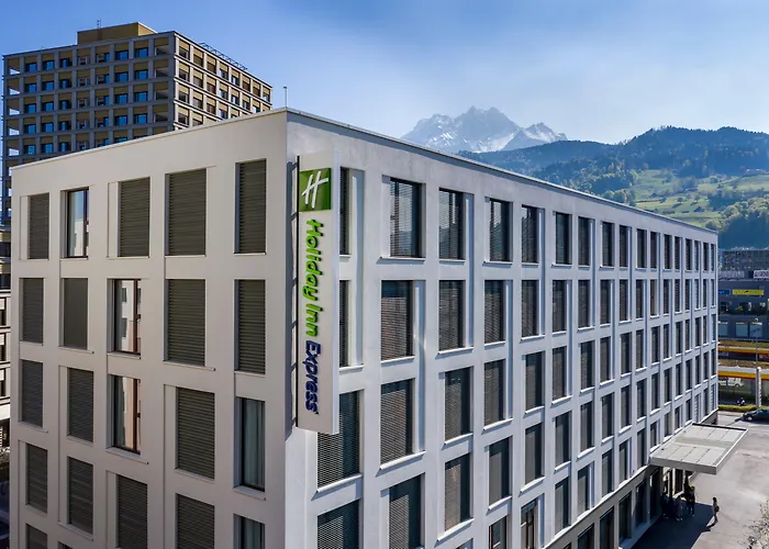 3 SterneHotel Inn Express - Luzern