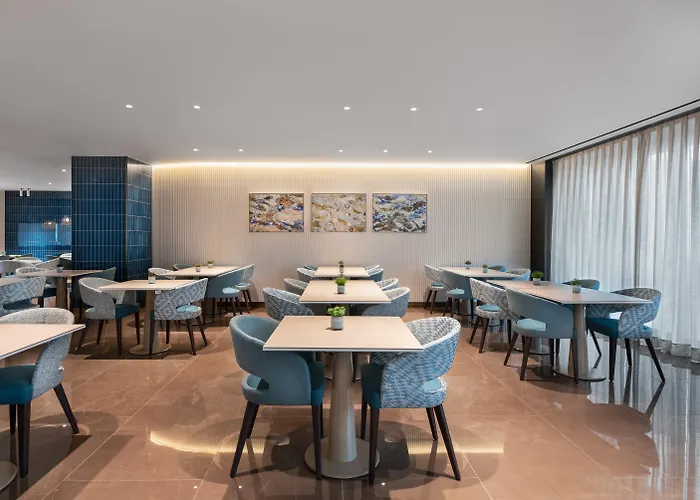 Hotel with pool: Eurostars Aliados