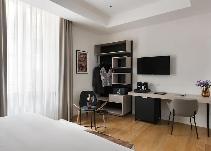 Hotel familiar: At 41