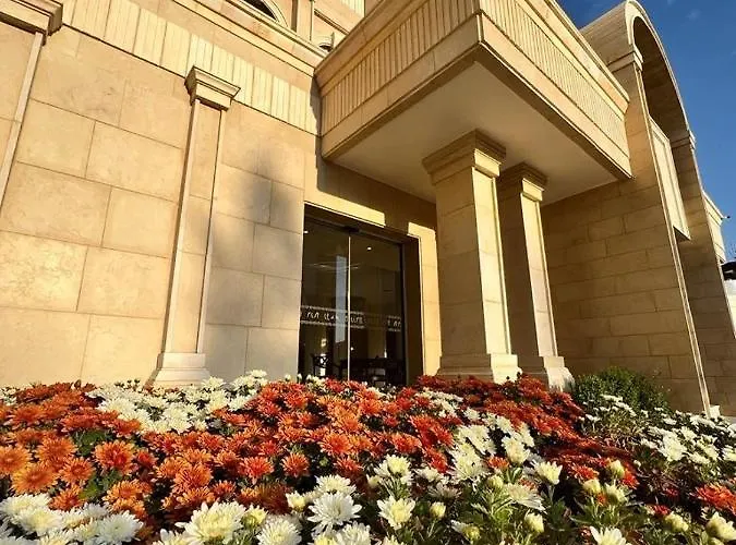 Hotel cerca del colegio: Edom Hotel