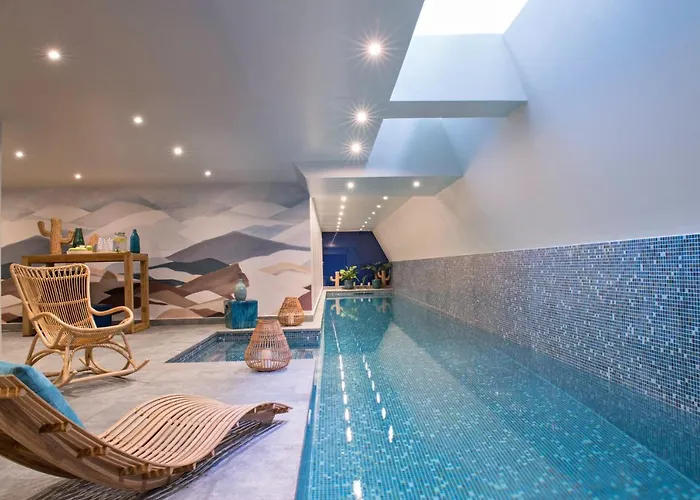 Hotel com piscina: Hotel Parister Piscine & Spa