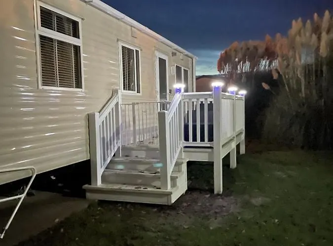 Pets Allowed Hotel Holiday Home At Cherry Tree Holiday Park Burgh Castle Great Yarmouth Norfolk