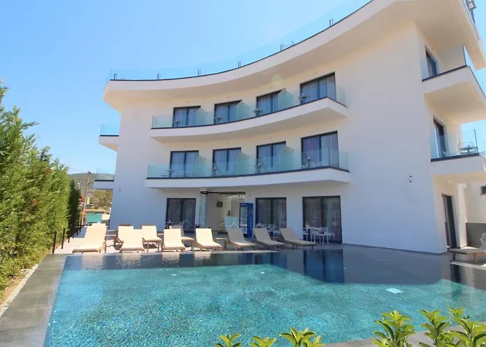 Hotel con piscina: Blue Eye Hotel