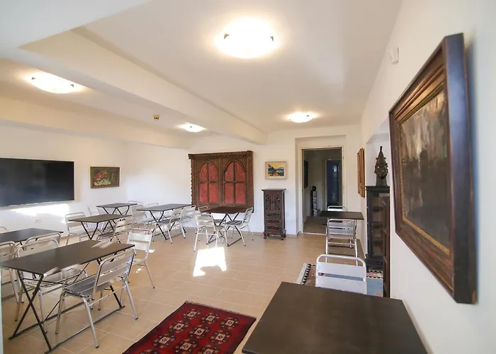  Vila Katrca