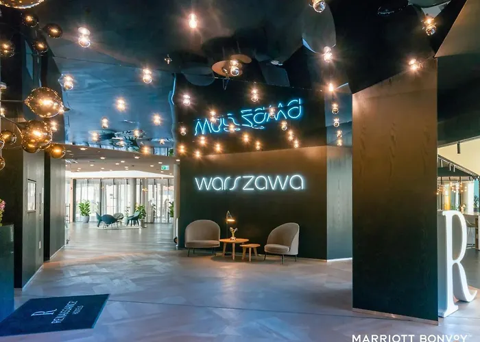 Hotel Con Piscina Renaissance Warsaw Airport