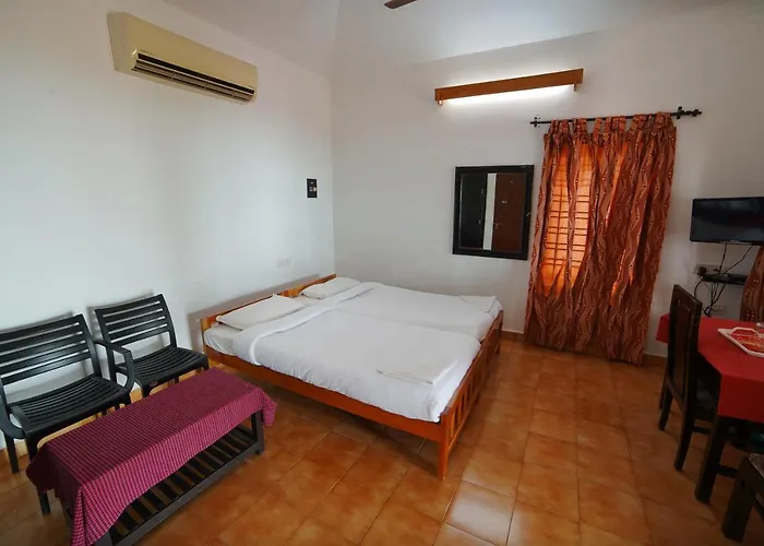 Illikkalam Lakeside Cottages