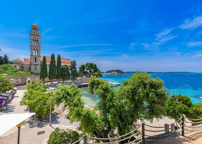 Hotel: Beach Bay Hvar Hotel