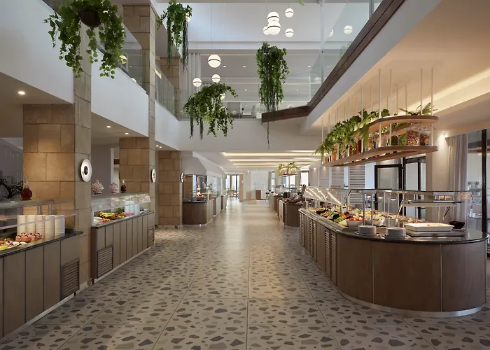 Hotels with tennis Amus & Spa