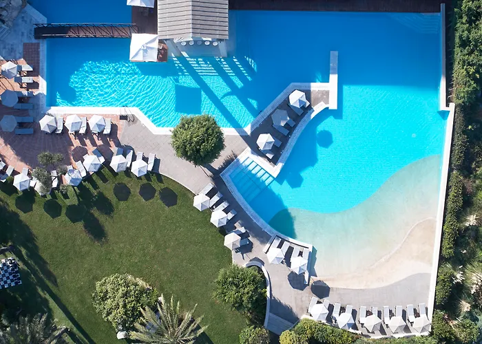 Hotels with tennis Amus & Spa