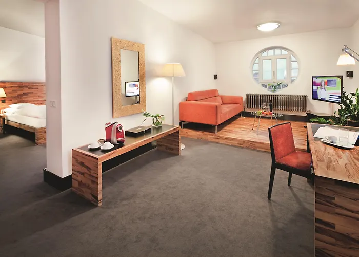 Hotel mit Pool: Moevenpick Hotel Berlin Am Potsdamer Platz