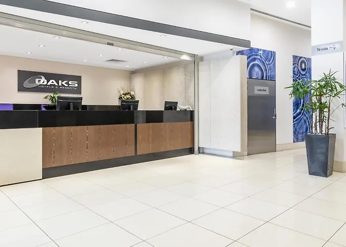 Hotels with pool Oaks Brisbane On Charlotte Suites