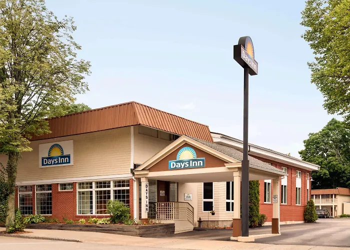 Pet Friendly hotel: Days Inn By Wyndham Dover