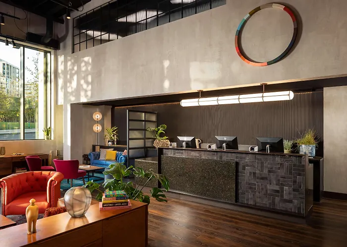 Gantry , Curio Collection By Hilton
