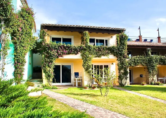 Hotel: Isa-Residence With Swimming-Pool In Porto Rotondo At Only 500 M From The Beach