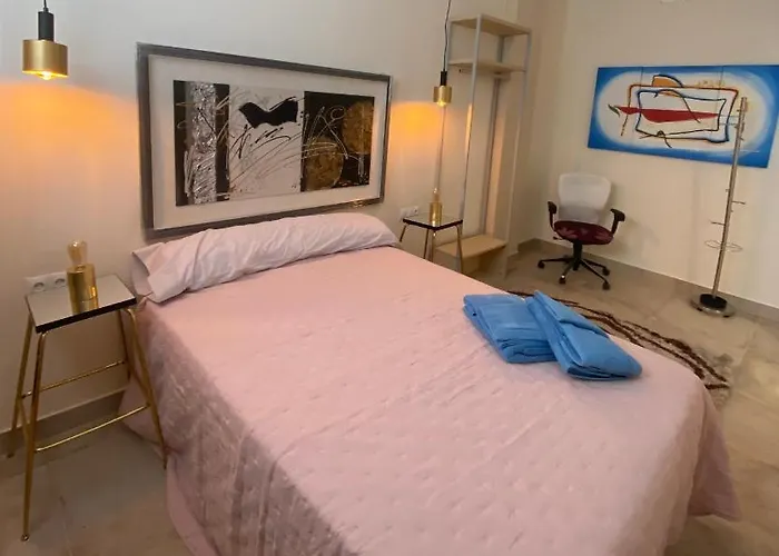 Hotel cerca del colegio: La Macarena