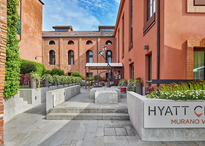 Central hotel: Hyatt Centric Murano Venice