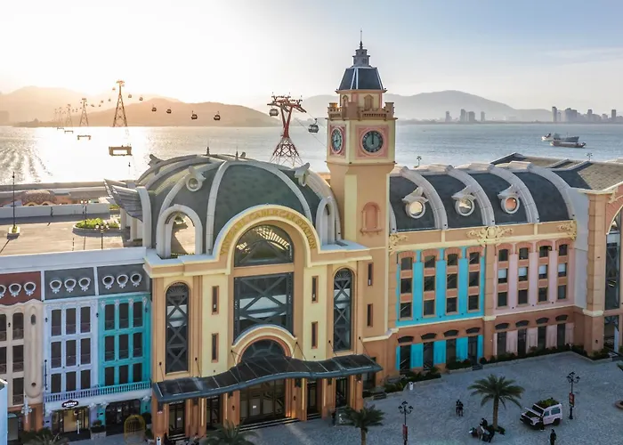 5 star hotel: Vinpearl Beachfront Nha Trang