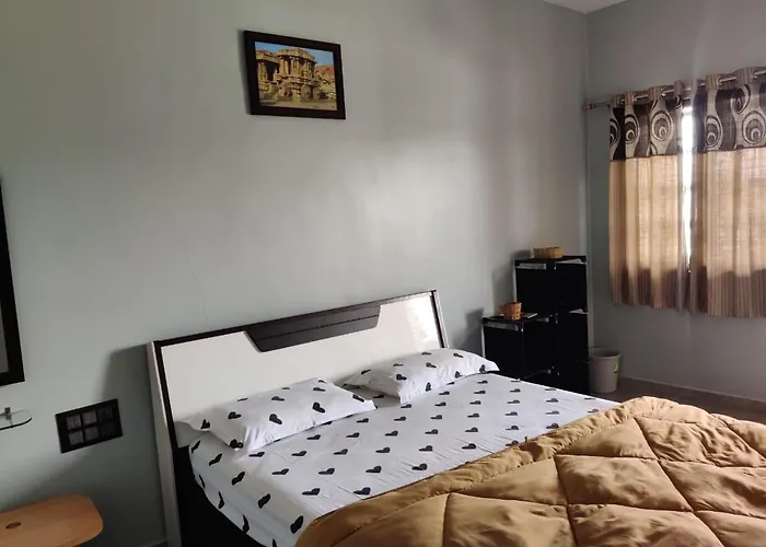 Lee Home Stay