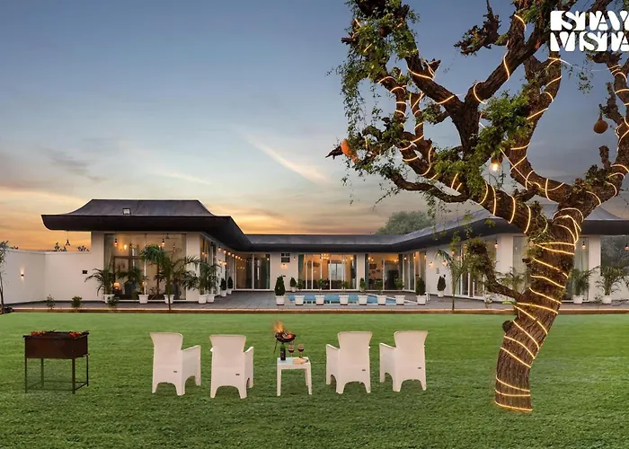 Stayvista'S Kundan - Pet-Friendly With Sprawling Lawn, Outdoor Pool