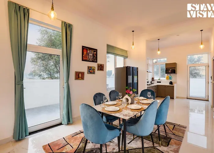Stayvista'S Kundan - Pet-Friendly With Sprawling Lawn, Outdoor Pool