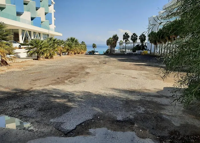 Vrissaki Beach Hotel