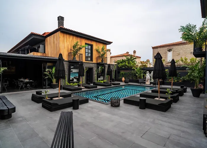 Hotels with pool Local House Alacati