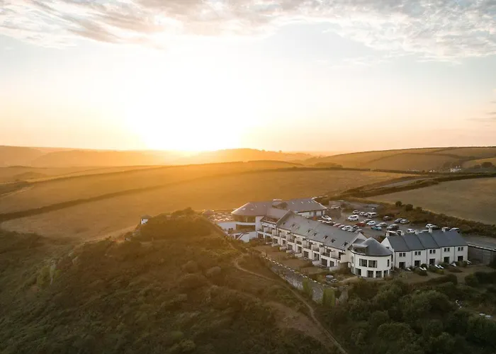 Luxury hotel only: Gara Rock