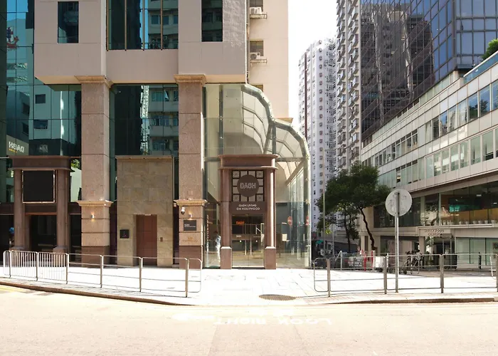 Cheap hotel: Dash Living On Hollywood